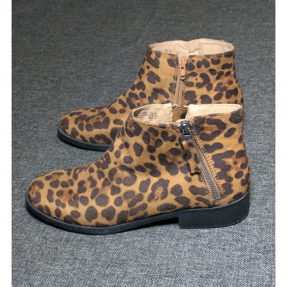 Time And True Leopard Print Women's Size 9 Boots Shoes Memory Foam Comfort